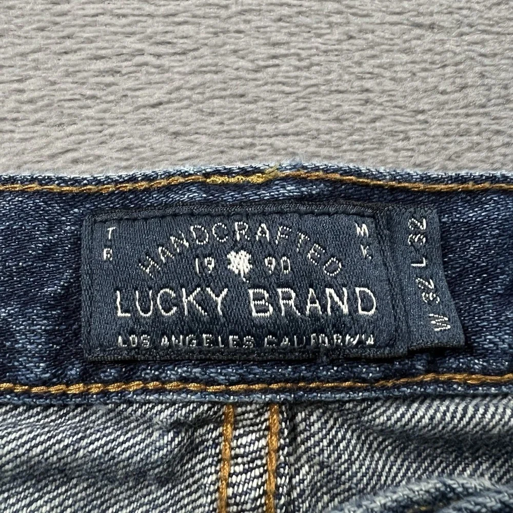 Lucky Brand Jeans Mens 32x32 Blue 221 Original Straight Mid Rise Medium Wash